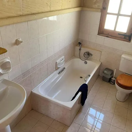 With Pool, Tas-summiena Gozo Sannat