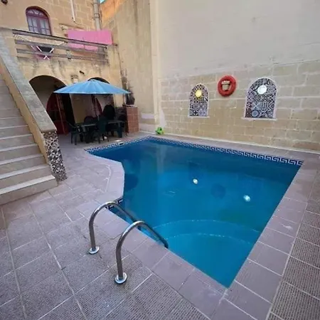 With Pool, Tas-summiena Gozo Sannat