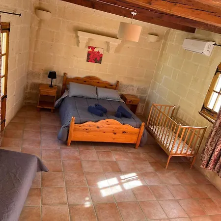 With Pool, Tas-summiena Gozo Holiday home
