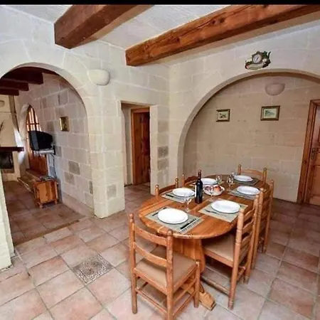 Holiday home With Pool, Tas-summiena Gozo